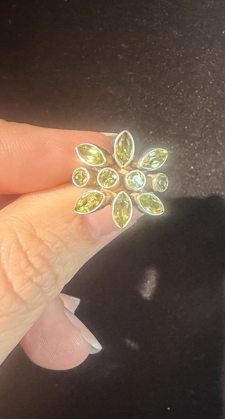 Sterling Silver 925 Green Peridot Cluster Flower Ring Size 6 - India SLG